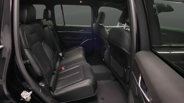 New 2026 Diamond Black Crystal Pearlcoat Jeep Limited image 25