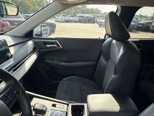2024 Mitsubishi Outlander SE  at Royal Nissan