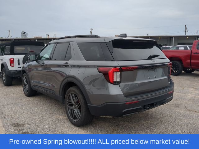 Used 2025 Gray Metallic Ford ST-Line image 3