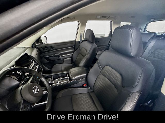 Used 2025 Nissan Pathfinder SUV