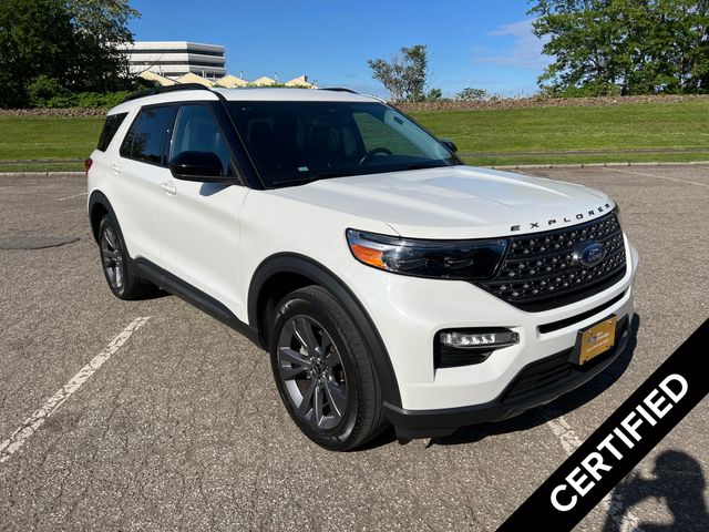 2023 Ford Explorer XLT 4WD's photo