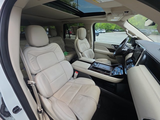 Used 2020 White Lincoln Reserve image 27