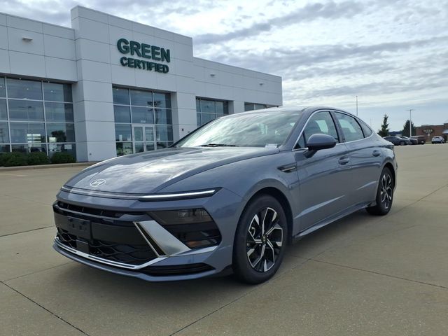 Transmission Blue 2025 Hyundai Sonata Sedan Front-Wheel Drive 8-Speed Automatic