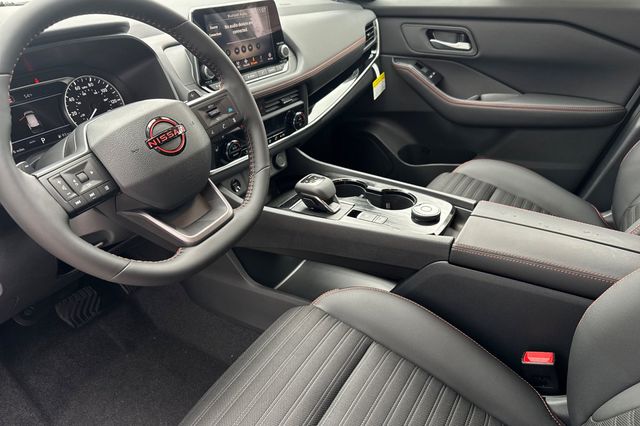 2026 Nissan Rogue SV - Photo 7
