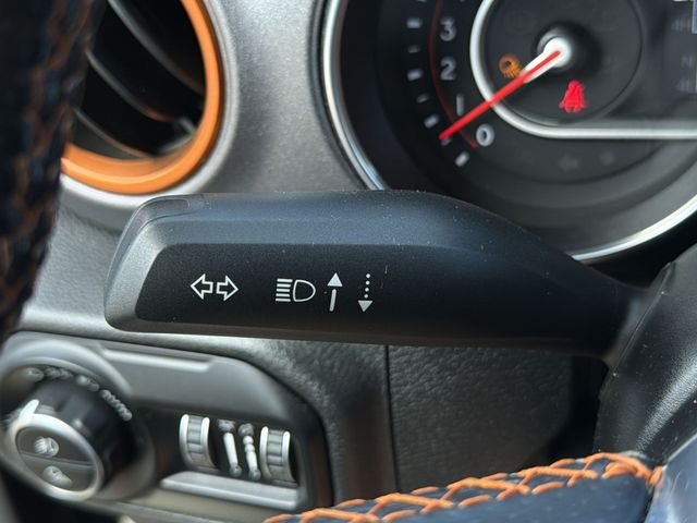 Used 2020 Black Jeep Mojave image 33
