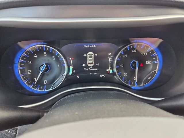 New 2026 Silver Chrysler Select image 31