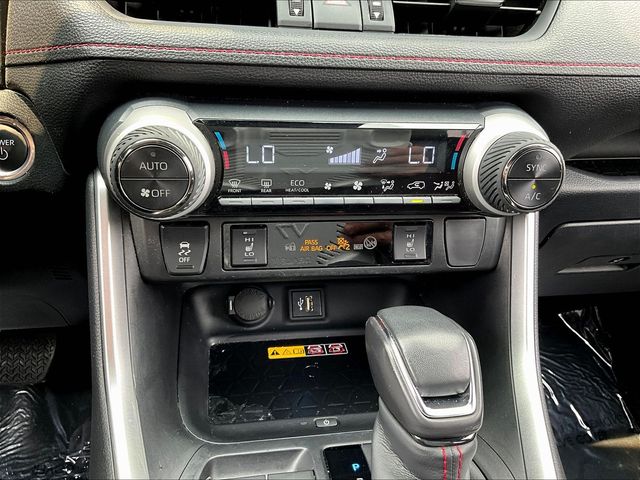 2023 Toyota RAV4 XSE - Photo 17