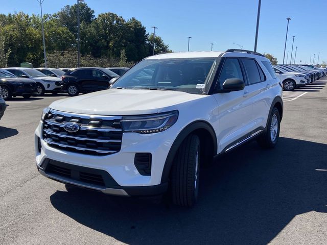 2025 Ford Explorer Active 8