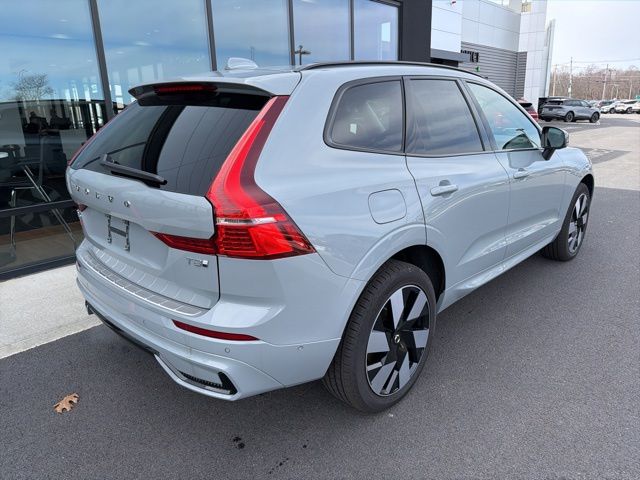 New 2025 Gray Volvo T8 Plus image 3
