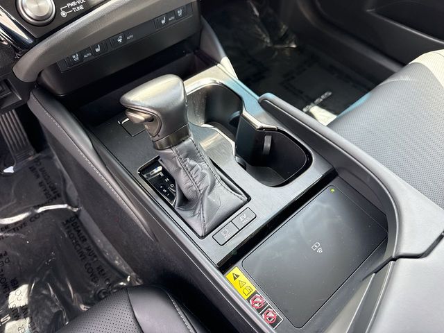 Used 2025 Lexus ES Sedan