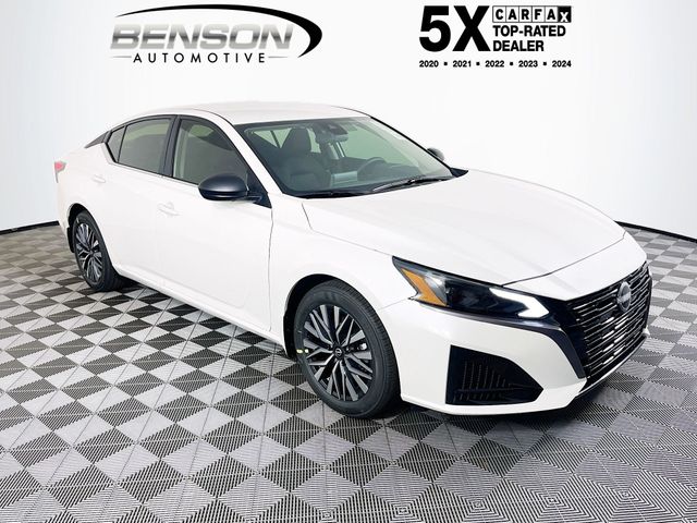 Pearl White 2026 Nissan Altima Sedan Front-Wheel Drive Continuously Variable Transmission