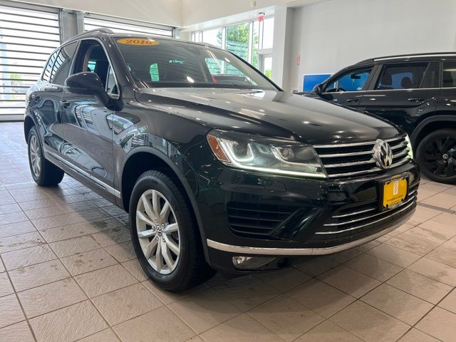 Deep Black Pearl 2016 Volkswagen Touareg SUV / Crossover 8-Speed Automatic