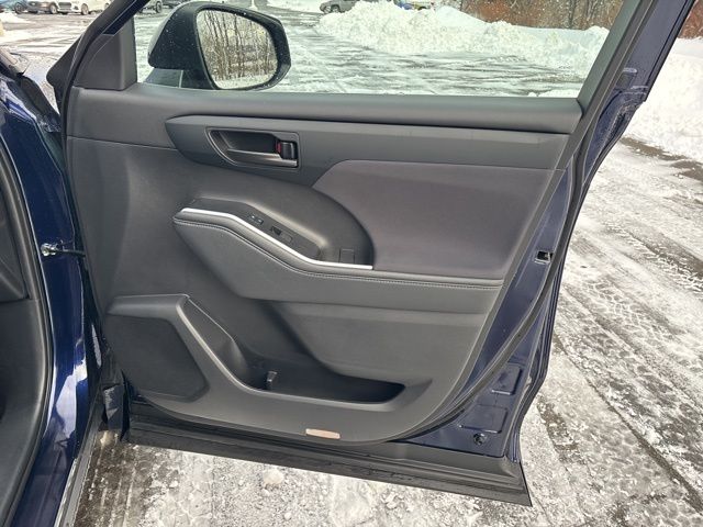 used 2021 Toyota Highlander car, priced at $29,979