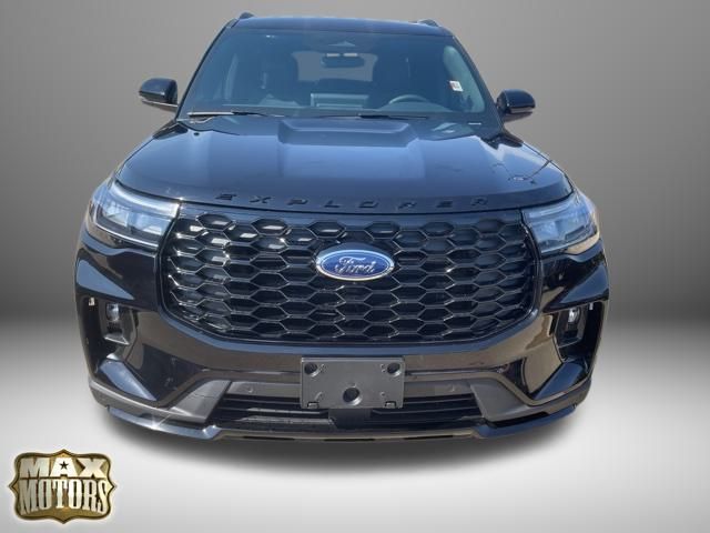 2025 Ford Explorer ST-Line 2