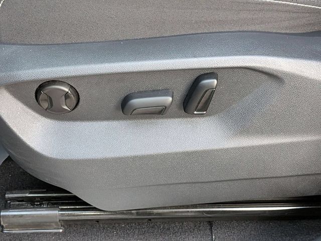 2025 Volkswagen Atlas SE w/Tech - Photo 14