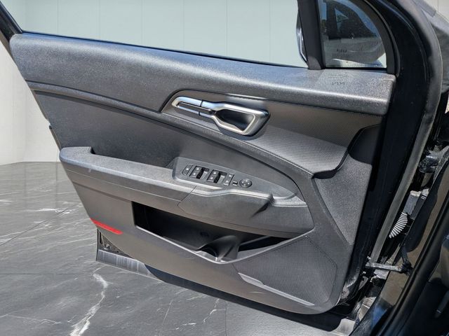 2025 Kia Sportage LX - Photo 13