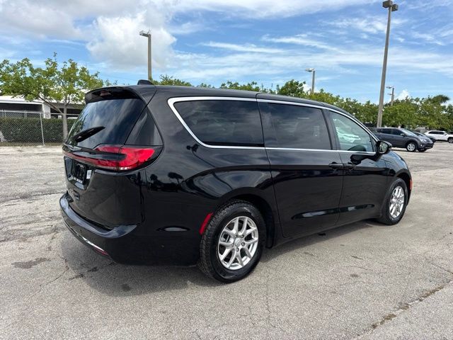 2025 Chrysler Pacifica - $25,988
