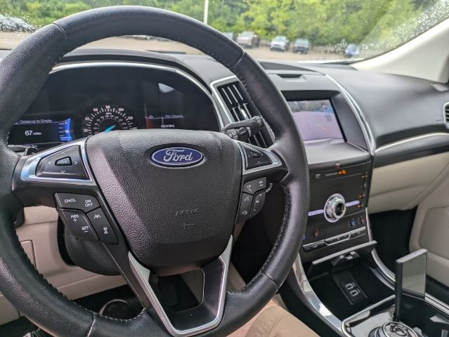 2020 Ford Edge Titanium 33