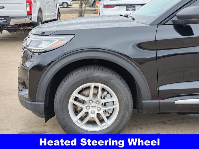 2025 Ford Explorer Active photo