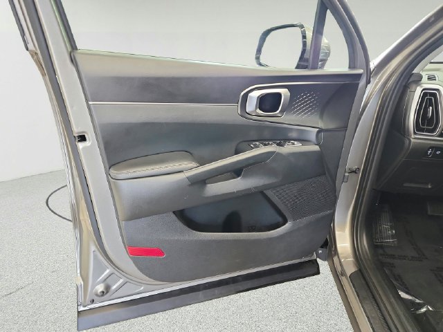 Used 2025 Kia Sorento Hybrid SUV