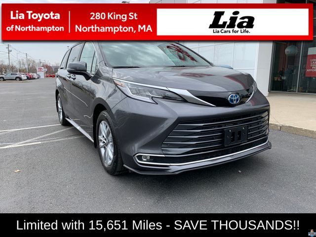 Magnetic Gray Metallic 2025 Toyota Sienna Limited 7-Passenger AWD Minivan All-Wheel Drive Continuously Variable Transmission