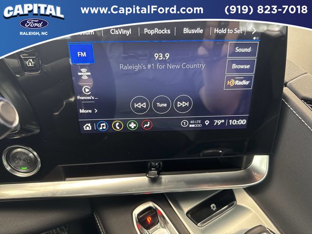 Used 2023 White Chevrolet Stingray image 24