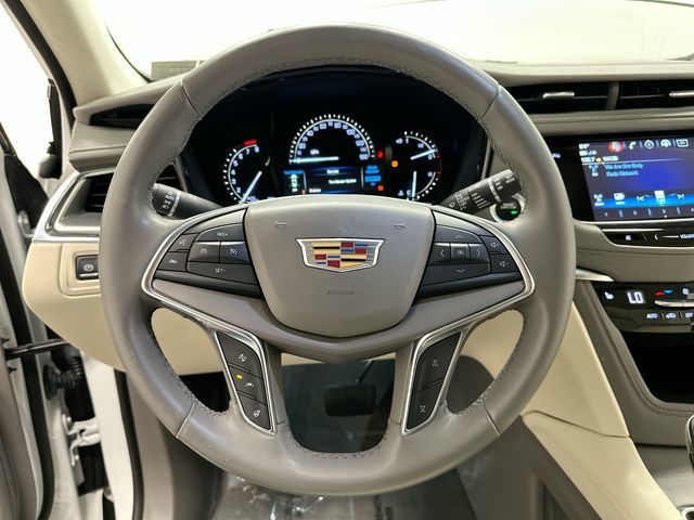 2018 Cadillac XT5 Luxury White at Bob Ruth Ford