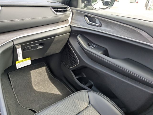 2025 Jeep Grand Cherokee Limited 4x2