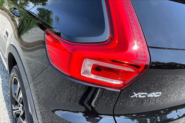 Used 2022 Black Volvo T5 Inscription image 17
