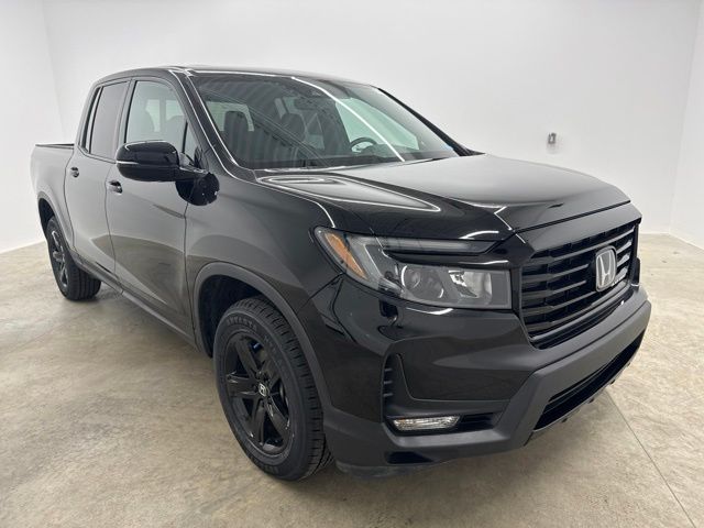 Certified Used 2023 Black Honda Black Edition image 3
