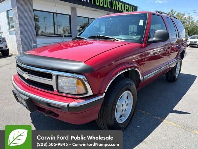  1997 Chevrolet Blazer LS 4-Door 4WD   