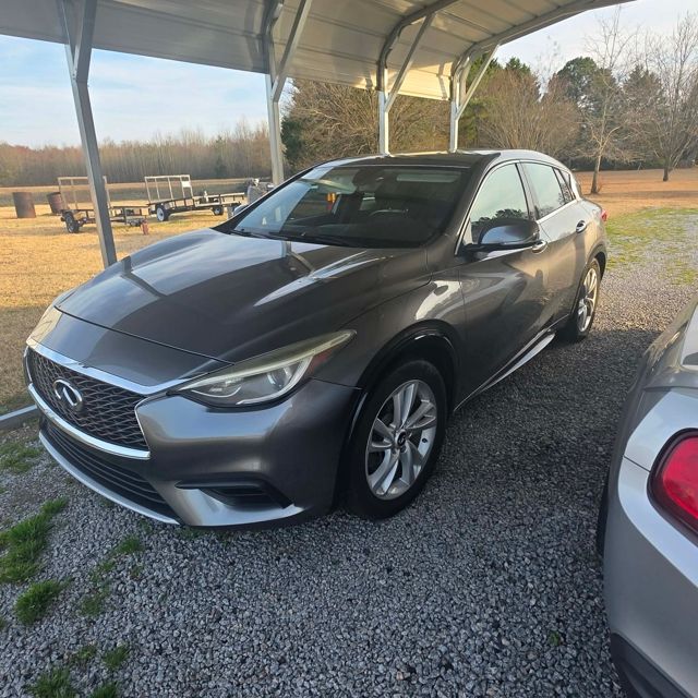 2018 INFINITI QX30 Luxury