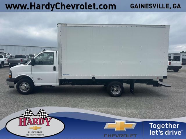Summit White 2024 Chevrolet Express Chassis Van Rear-Wheel Drive 8-Speed Automatic