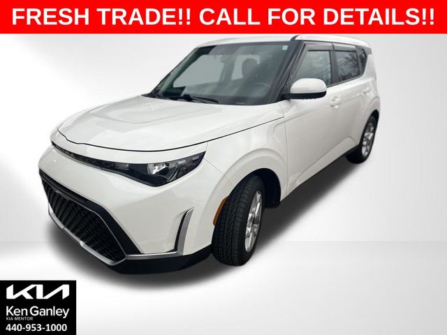 Snow White Pearl 2024 Kia Soul LX FWD SUV / Crossover Front-Wheel Drive Continuously Variable Transmission