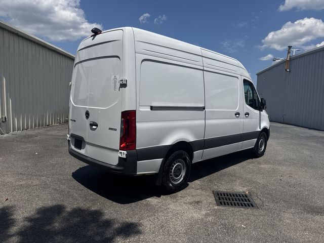 Used 2025 White Mercedes-Benz Cargo 144 WB image 5