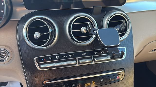 2022 Mercedes-Benz GLC GLC300 - Photo 14
