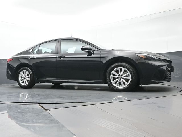 2025 Toyota Camry LE 39