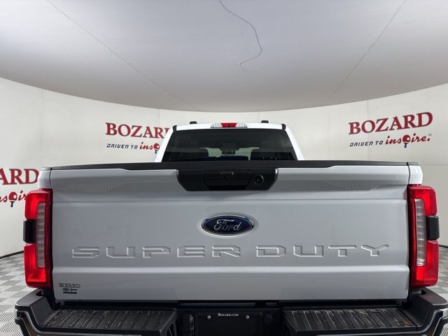 2025 Oxford White Ford Super Duty F-350 SRW XLT 4X4 Truck