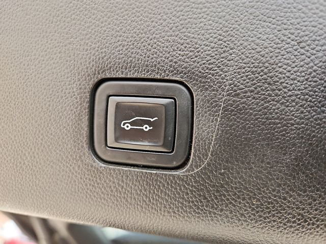 Used Car 2020 Chevrolet Traverse  Premier For Sale Under $30,000 In Plainview, Texas