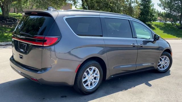 2022 Chrysler Pacifica Touring L 8