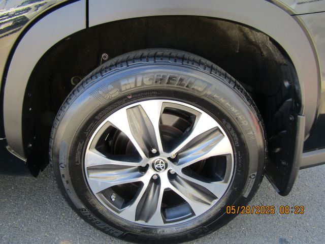 used 2023 Toyota Highlander car, priced at $35,499