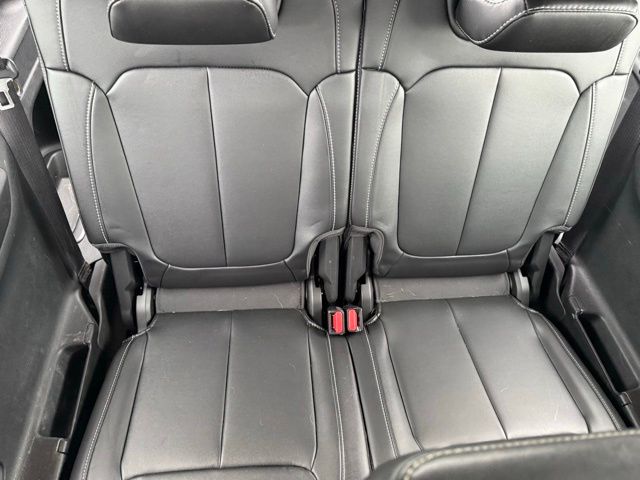 2022 Diamond Black Crystal Pearlcoat Jeep Grand Cherokee L Limited 4X4 SUV