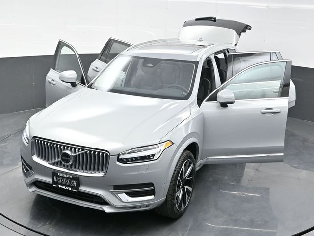 2025 Volvo XC90 B5 Plus photo