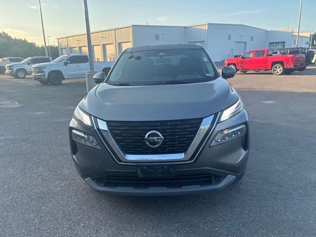 Used 2021 Gray Nissan SV image 4