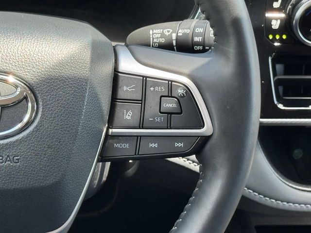 Used 2025 Toyota Highlander SUV