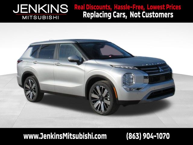 Alloy Silver Metallic 2026 Mitsubishi Outlander SUV / Crossover Front-Wheel Drive Continuously Variable Transmission