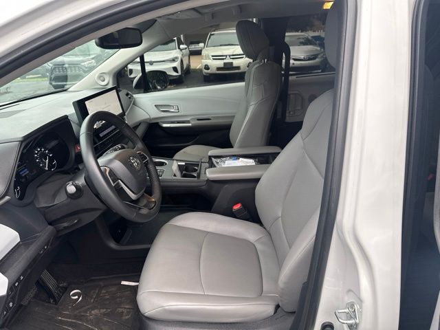 Used 2025 Toyota Sienna Van