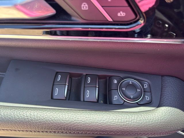 Used 2025 GMC Yukon XL SUV