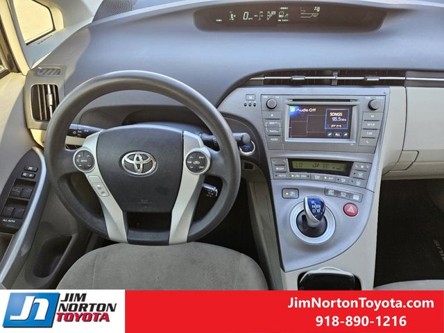 2015 Toyota Prius Two 29