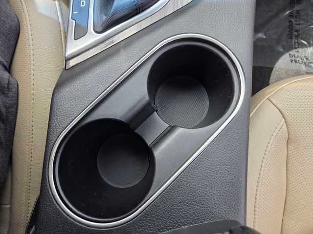 Used 2015 White Kia EX image 18